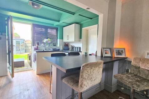 Lounge/Kitchen