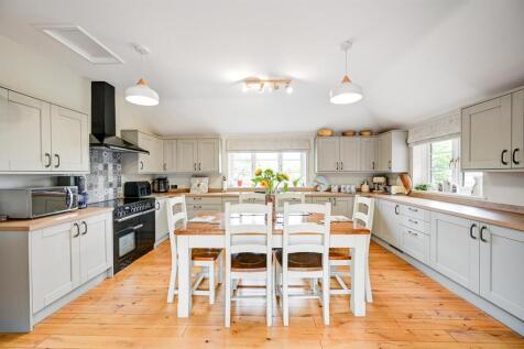 kitchen Diner 1.jpg
