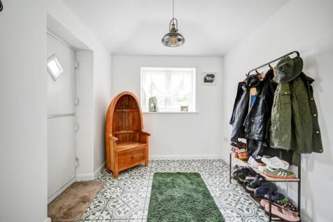 Entrance Boot Room.jpg