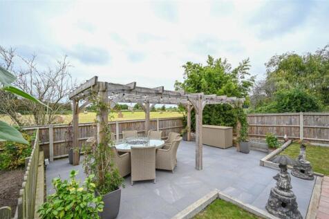 Patio 2.jpg