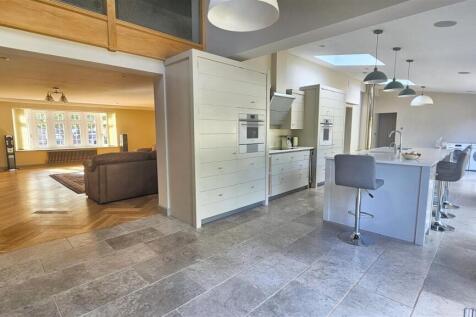 Lounge/Kitchen/Mezzanine