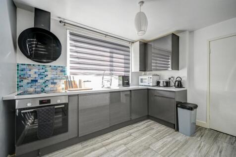 Kitchen 1.jpg