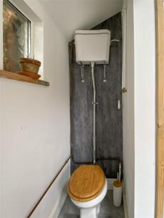 Toilet.jpg