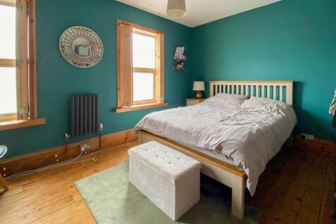 Bedroom 1.jpg