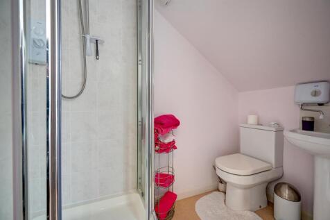 En-suite shower room.jpg