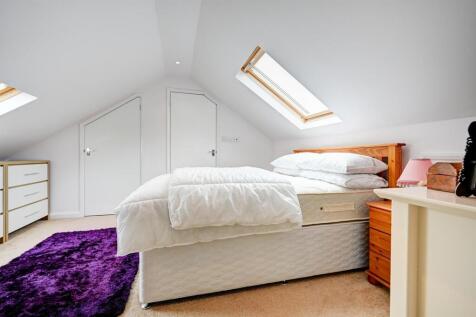 Bedroom 1 (1).jpg