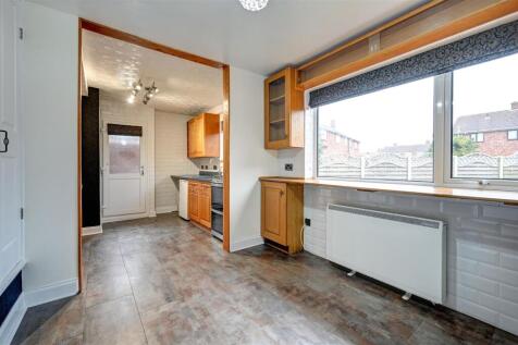 Dining Area to Kitchen.jpg