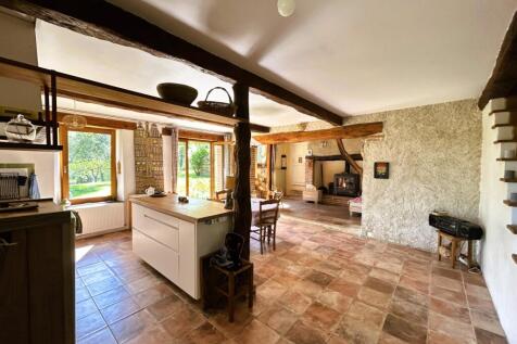 Property Image 4