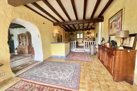 Property Image 4