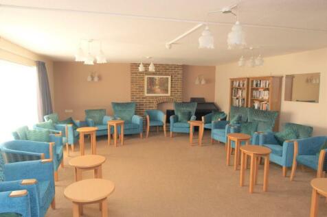 Com Lounge A.JPG