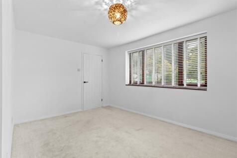 Living Room Photo 2.jpg
