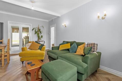 Living Room Photo D