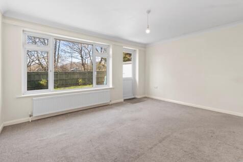 Living Room Photo B