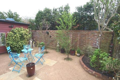Rear Courtyard Garden