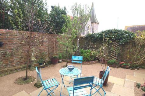Rear Courtyard Garden