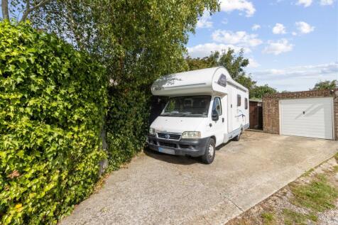 Forecourt/Garage