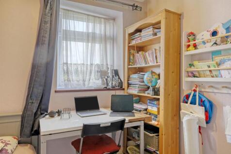 bedroom 2 .jpg