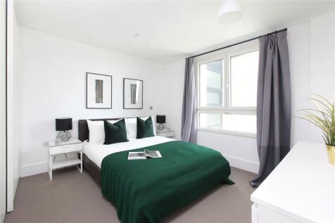 property in St Luke&#39;s Avenue, 
Clapham, SW4