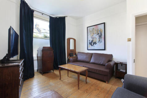 Reception/Bedroom