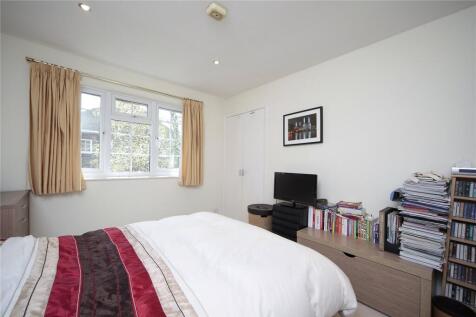 property in St Anthony&#39;s Close, 
Wandsworth, SW17