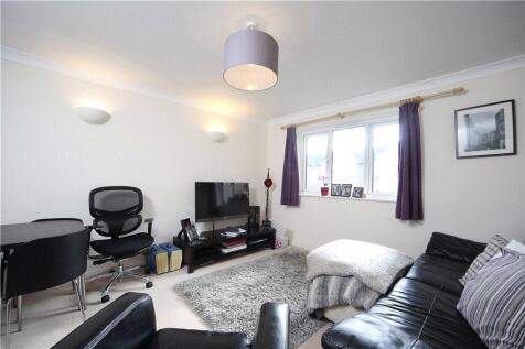 property in St James&#39;s Drive, 
Wandsworth, SW12