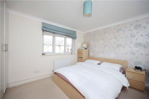 property in St James&#39;s Drive, 
Wandsworth, SW12