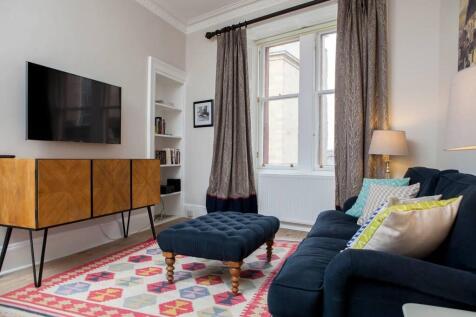 144 St S Livingroom3