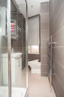 144 St S Showerroom