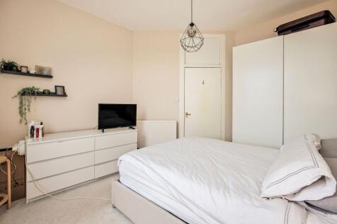 Main bedroom__