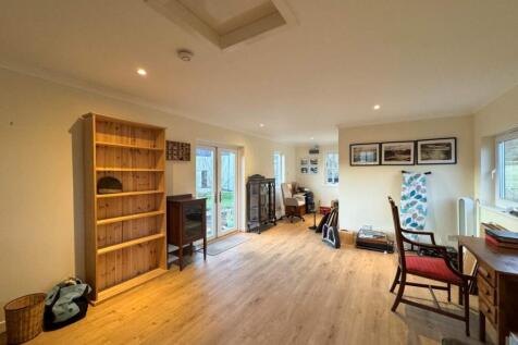 Chalet Lounge
