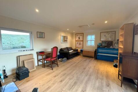 Chalet Lounge
