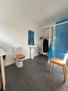 En-suite shower room