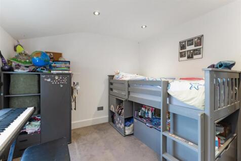 97754_Top-Floor-Flat-49-Dawes-Road (18).jpg
