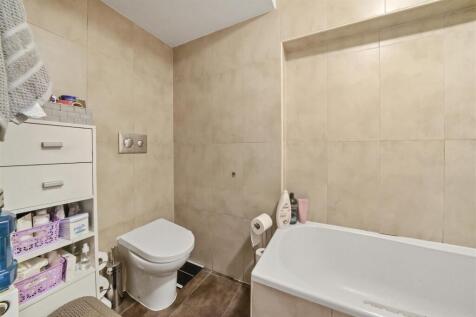 Flat D, 74 College Park Close - n4pFAl3iRkXlinAk6K