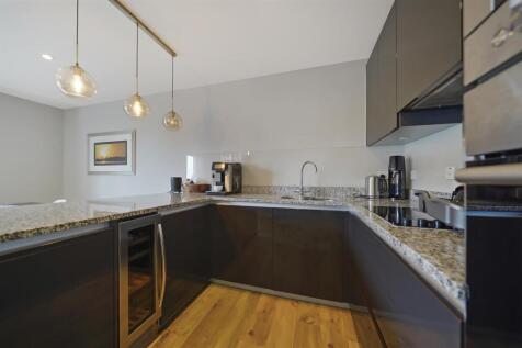 11 Johnson Court, 43 Meadowside - 0qaoUn5nJqyfg9mI