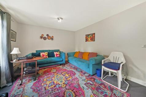 16 Priory House Court,  - DCgVELAExHnERoE24ciD.jpg