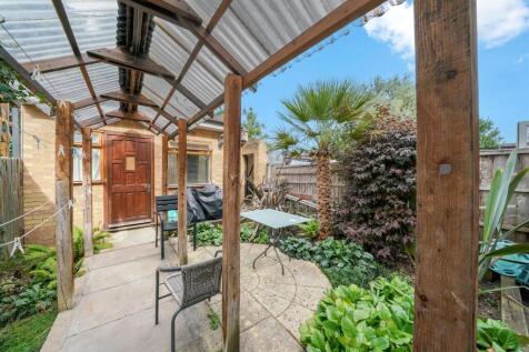 5 Conisborough Crescent - rFIS6qRO37VyAAXMP8Nb.jpg