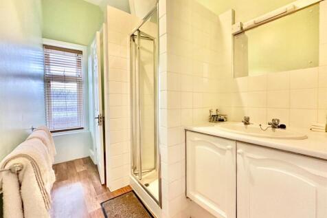 WhatsApp Image 2025-11-15 at 11.26.27_1aab4e57.jpg