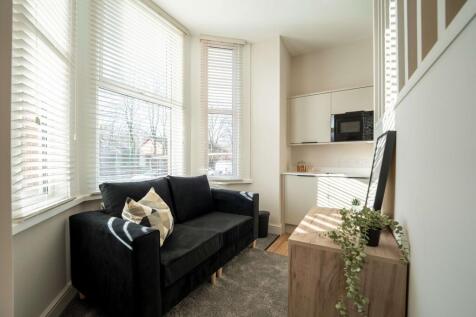 DaviesProperty-520StretfordRdPHOTOS-7.jpg