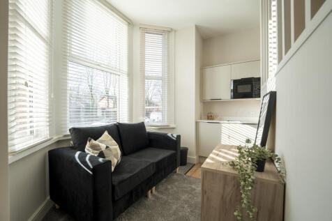 DaviesProperty-520StretfordRdPHOTOS-7.jpg