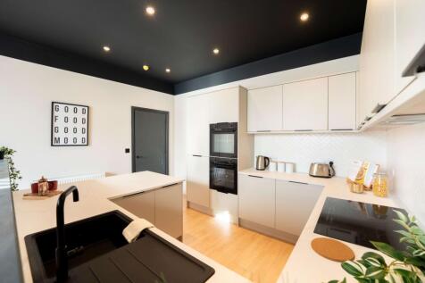 Lower floor kitchen