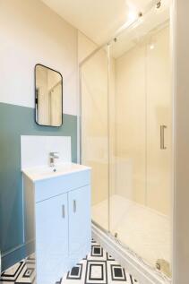Room 7 - Ensuite