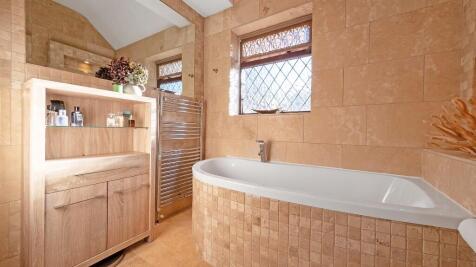 Master ensuite