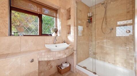 Master ensuite
