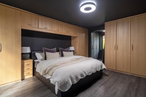 Principal bedroom