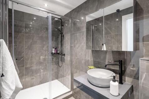 Annexe bathroom