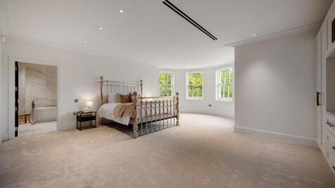 Principal bedroom