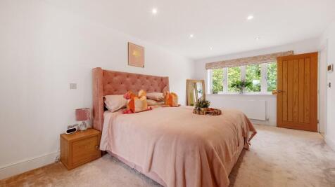 Principal bedroom
