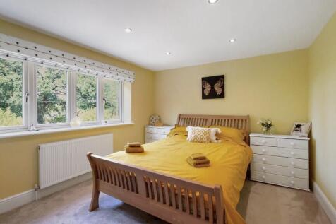 Guest bedroom