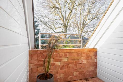 Flat E 1 Ickburgh Road-23.jpg